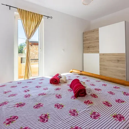 Apartments Davor Apartman