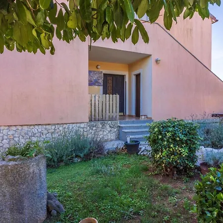 Apartments Davor *