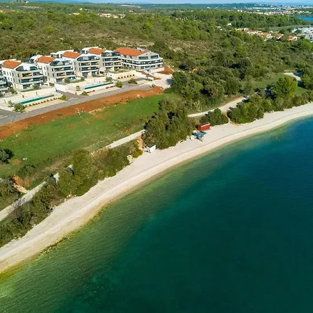 Apartments Davor *