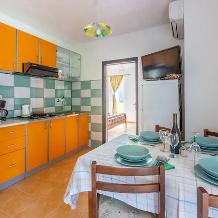Apartments Davor Banjole